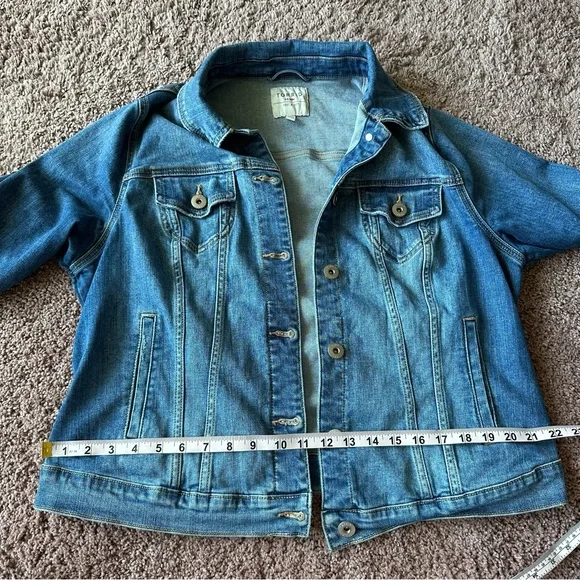 Torrid Denim Jacket - Picture 7 of 9